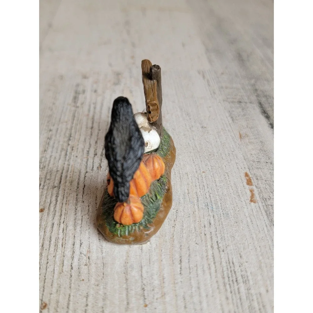 Village turn back sign Halloween crow pumpkin accessory skull bird home